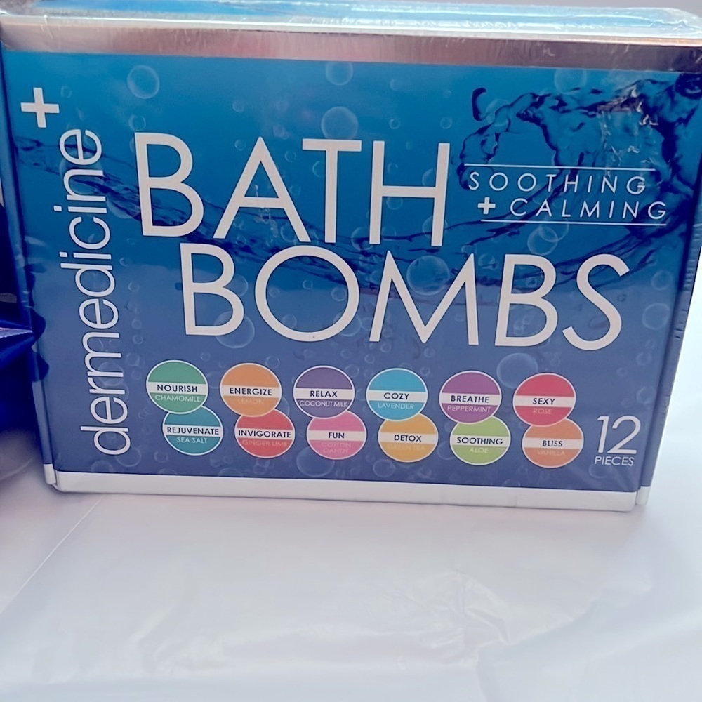 Calm & Soothing Bath Bomb Kit. Sealed and never opened. - Picture 3 of 4